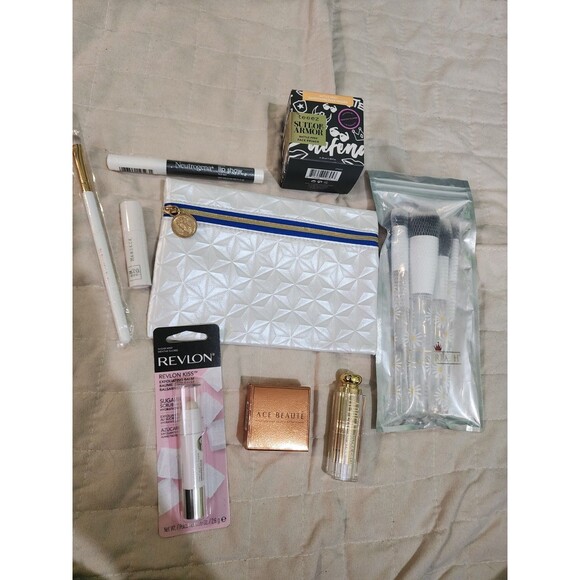 Lot Of 8 New Makeup Beauty Lot Primer, Brushes, Lip, Powder with Bag - Picture 1 of 5